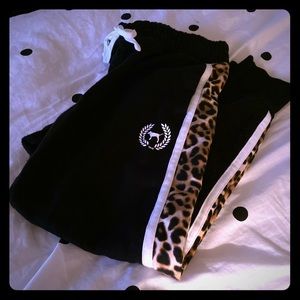 Leopard print VS Pink jogger pant